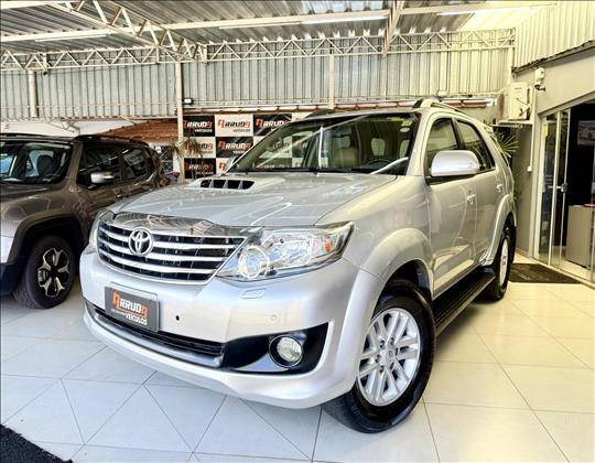 TOYOTA HILUX SW4 3.0 SRV 4X4 16V TURBO INTERCOOLER DIESEL 4P AUTOMÁTICO TOYOTA HILUX SW4 3.0 SRV 4X4 16V TURBO INTERCOOLER DIESEL 4P AUTOMÁTICO